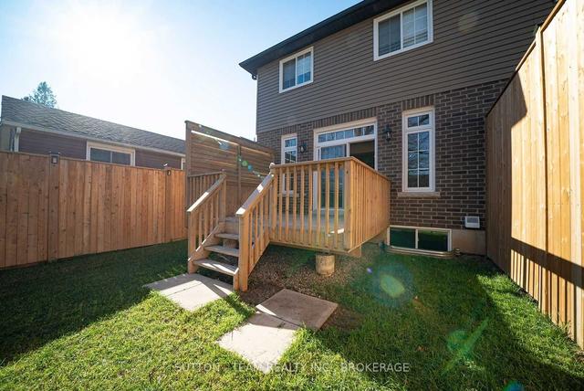 b - 112 Mount Pleasant St, House attached with 3 bedrooms, 3 bathrooms and 2 parking in Brantford ON | Image 26