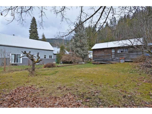 124 Lake Avenue, House detached with 3 bedrooms, 2 bathrooms and null parking in Silverton BC | Image 26