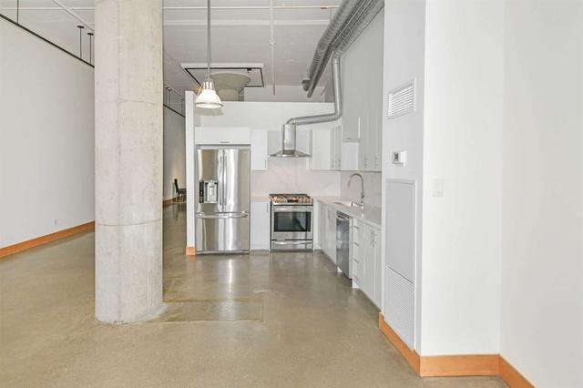 607 - 90 Sumach St, Condo with 2 bedrooms, 2 bathrooms and 1 parking in Toronto ON | Image 5