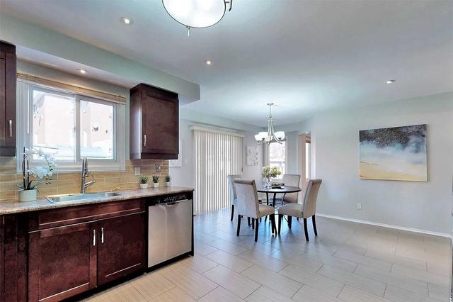 44 Squire Dr, House detached with 4 bedrooms, 4 bathrooms and 6 parking in Richmond Hill ON | Image 8