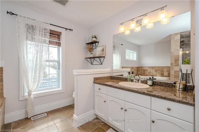 71 King St, House detached with 4 bedrooms, 4 bathrooms and 7 parking in Guelph ON | Image 15