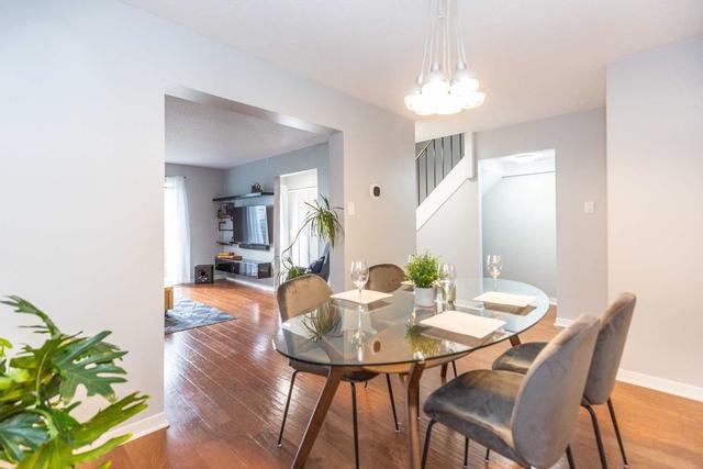 1493 Fisher Ave, Townhouse with 3 bedrooms, 2 bathrooms and 1 parking in Ottawa ON | Image 21