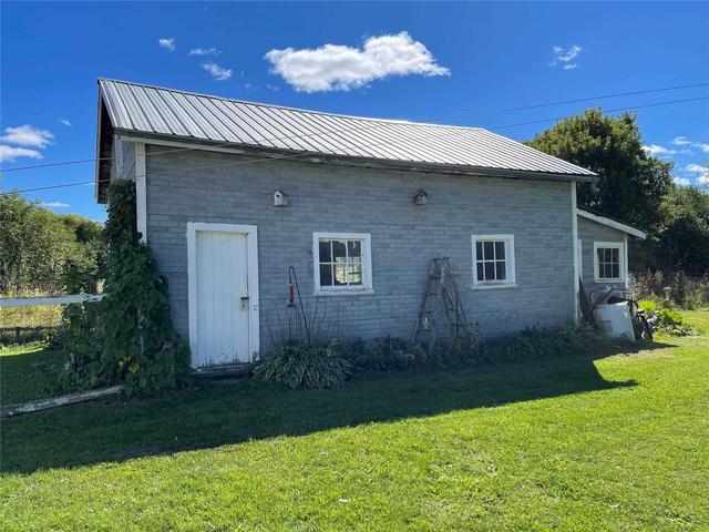 1863 Victoria Rd, House detached with 2 bedrooms, 1 bathrooms and 4 parking in Kawartha Lakes ON | Image 21