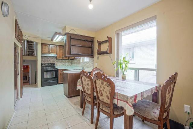 10 Adamede Cres, House detached with 4 bedrooms, 3 bathrooms and 4 parking in Toronto ON | Image 9