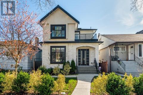 172 Ontario Place, House detached with 8 bedrooms, 8 bathrooms and 2 parking in Vancouver BC | Card Image