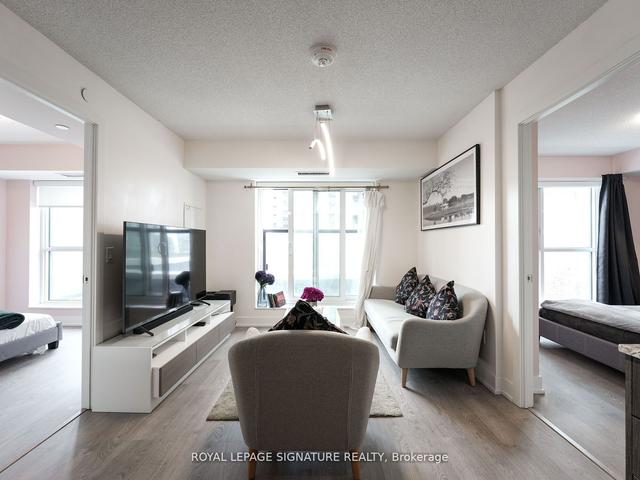 419 - 9 Mabelle Ave, Condo with 2 bedrooms, 2 bathrooms and 1 parking in Toronto ON | Image 4