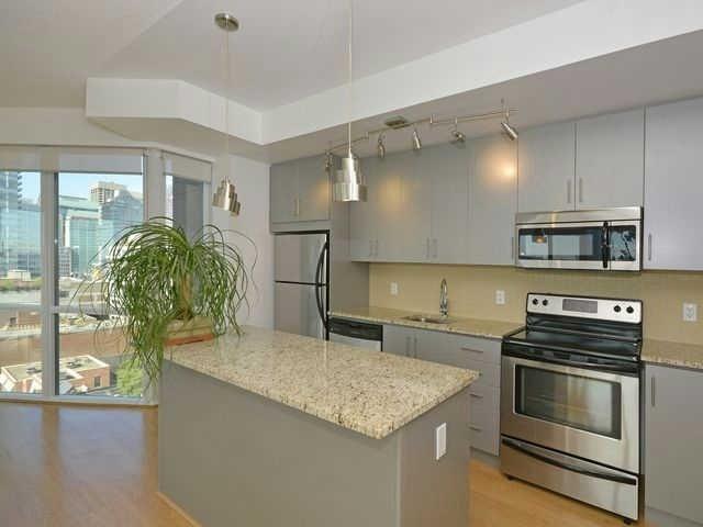 1004 - 112 George St, Condo with 2 bedrooms, 2 bathrooms and 2 parking in Toronto ON | Image 6