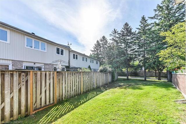 5287 Banting Court, House attached with 3 bedrooms, 1 bathrooms and 2 parking in Burlington ON | Image 24