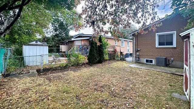 28 Chesapeake Ave N, House semidetached with 2 bedrooms, 1 bathrooms and 1 parking in Toronto ON | Image 10