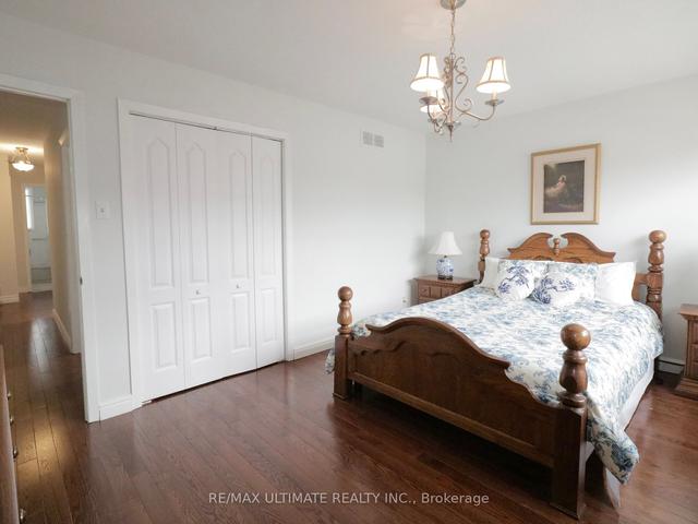 433 St Johns Rd, House detached with 3 bedrooms, 2 bathrooms and 3 parking in Toronto ON | Image 5