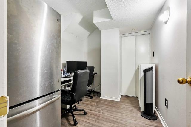 65 - 42 Pinery Tr, Townhouse with 3 bedrooms, 2 bathrooms and 1 parking in Toronto ON | Image 11