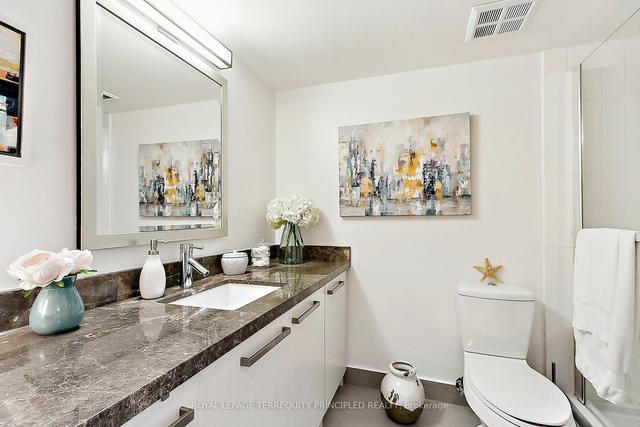 1607 - 11 St Joseph St, Condo with 2 bedrooms, 2 bathrooms and 1 parking in Toronto ON | Image 9