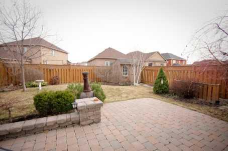 7 Bushberry Rd, House detached with 3 bedrooms, 3 bathrooms and 6 parking in Brampton ON | Image 3