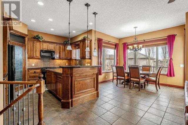 32 Royal Road Nw, House detached with 3 bedrooms, 3 bathrooms and 4 parking in Calgary AB | Image 12