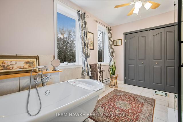 1634 Newton St, House detached with 3 bedrooms, 2 bathrooms and 10 parking in Tay ON | Image 22