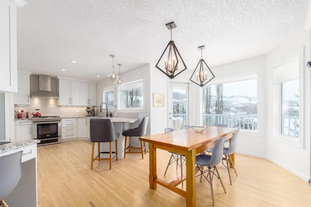 105 Patrick View Sw, House detached with 5 bedrooms, 3 bathrooms and 6 parking in Calgary AB | Image 3