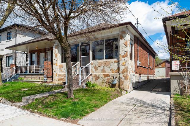 107 Alameda Ave, House detached with 2 bedrooms, 1 bathrooms and 0 parking in Toronto ON | Image 1