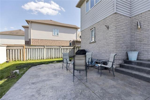 231 Parkview Dr, House detached with 3 bedrooms, 3 bathrooms and 3 parking in Strathroy Caradoc ON | Image 19
