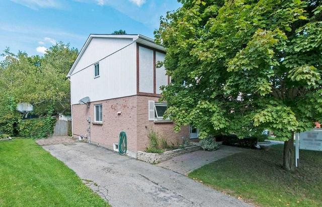 93 Monmore Rd, House semidetached with 3 bedrooms, 2 bathrooms and 3 parking in London ON | Image 1