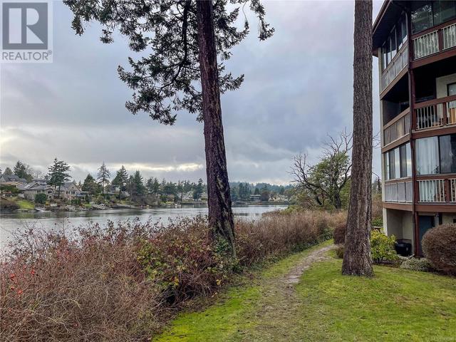 205 - 73 Gorge Rd W, Condo with 2 bedrooms, 2 bathrooms and 1 parking in Saanich BC | Image 18