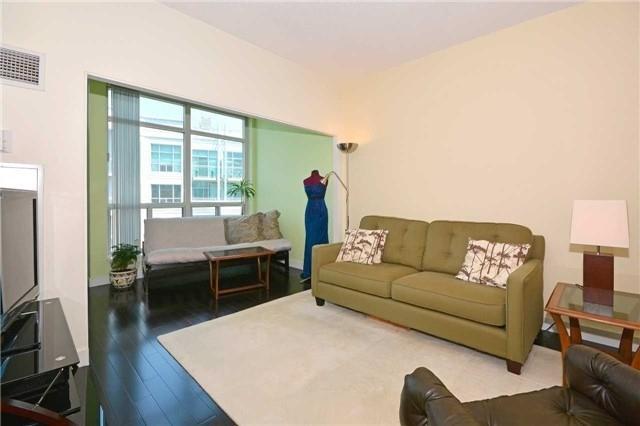 Sph18 - 600 Queens Quay W, Condo with 1 bedrooms, 1 bathrooms and 1 parking in Toronto ON | Image 2