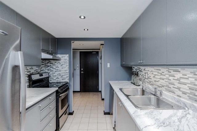 409 - 15 Maitland Pl, Condo with 1 bedrooms, 1 bathrooms and 1 parking in Toronto ON | Image 8