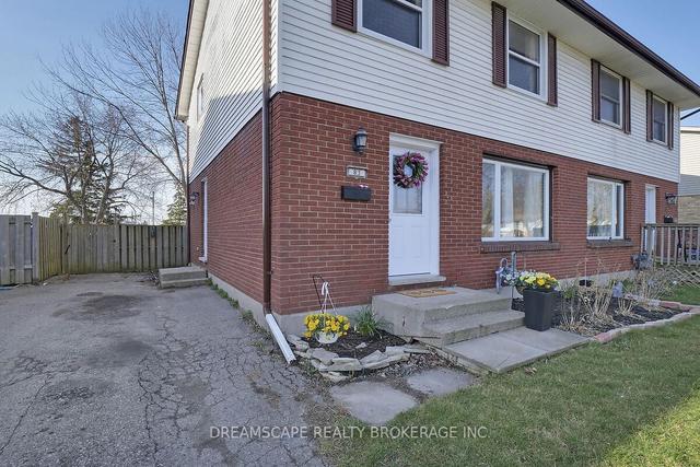 83 Woodrow Cres, House semidetached with 3 bedrooms, 2 bathrooms and 3 parking in London ON | Image 35