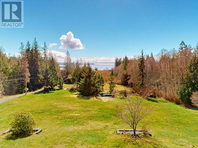 3749+lot A Highway 101, House detached with 5 bedrooms, 3 bathrooms and 2 parking in Powell River A BC | Image 2