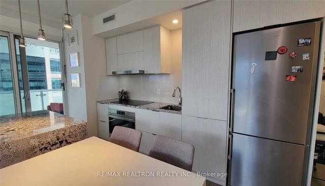 1301 - 1 Bloor St E, Condo with 2 bedrooms, 2 bathrooms and 0 parking in Toronto ON | Image 21