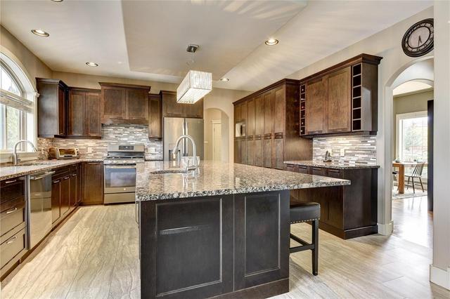 1652 Elridge Court, House detached with 6 bedrooms, 3 bathrooms and null parking in Kelowna BC | Image 16