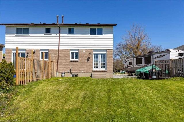 6588 Kuhn Cres, House semidetached with 3 bedrooms, 2 bathrooms and 1 parking in Niagara Falls ON | Image 18