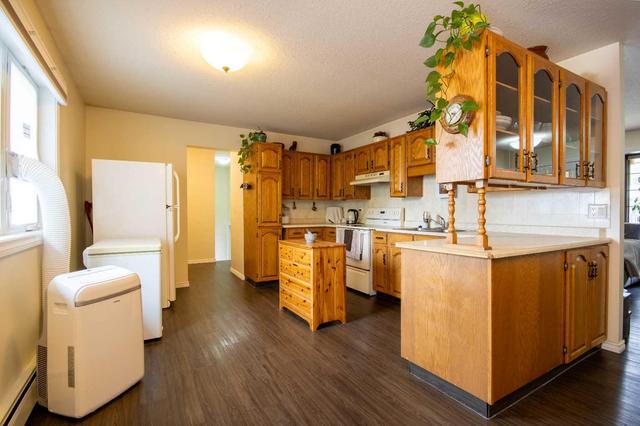 5210 42 Street, House detached with 4 bedrooms, 2 bathrooms and 4 parking in Olds AB | Image 8