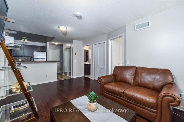 2212 - 6 Dayspring Circle Circ, Condo with 2 bedrooms, 2 bathrooms and 2 parking in Brampton ON | Image 5