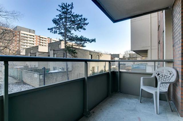 208 - 9 Four Winds Dr, Condo with 3 bedrooms, 2 bathrooms and 1 parking in Toronto ON | Image 31