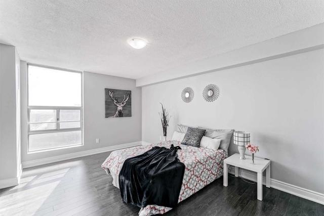 1801 - 25 Kensington Rd, Condo with 2 bedrooms, 2 bathrooms and 1 parking in Brampton ON | Image 11