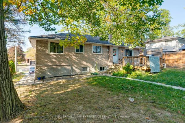151 Anne St N, House other with 5 bedrooms, 3 bathrooms and 6 parking in Barrie ON | Image 13
