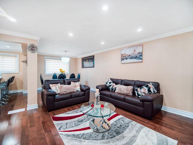 47 Kentish Cres E, House detached with 4 bedrooms, 10 bathrooms and 4 parking in Toronto ON | Image 37