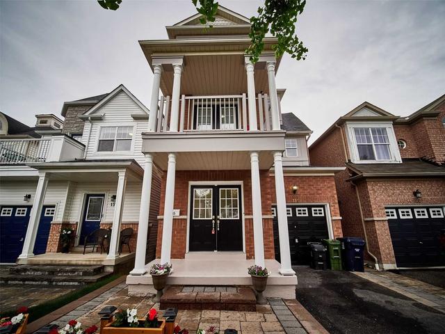 135 Lakeridge Dr, House detached with 4 bedrooms, 5 bathrooms and 3 parking in Toronto ON | Image 1