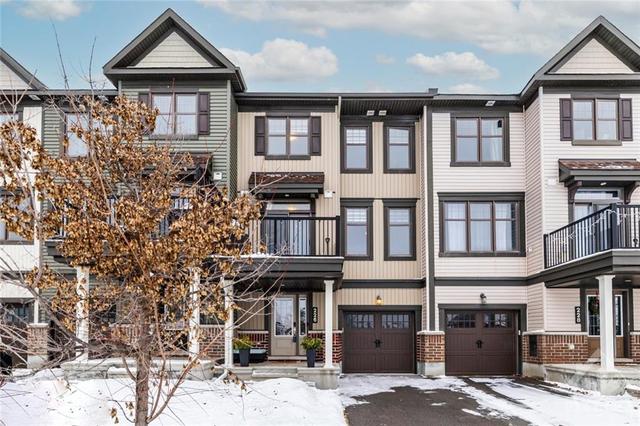 226 Halyard Way, Townhouse with 2 bedrooms, 3 bathrooms and 3 parking in Ottawa ON | Image 1