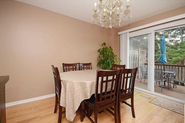 24 - 2004 Glenada Cres, Townhouse with 3 bedrooms, 3 bathrooms and 2 parking in Oakville ON | Image 10