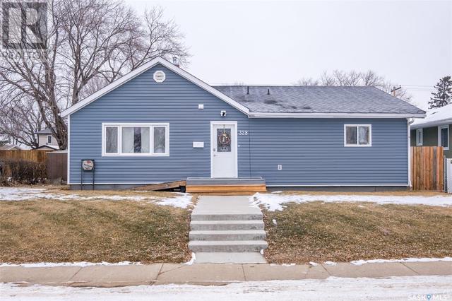 328 23rd Street E, House detached with 3 bedrooms, 2 bathrooms and null parking in Prince Albert SK | Image 1