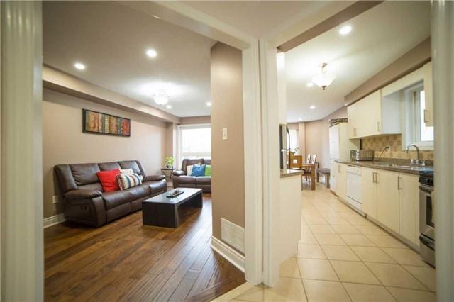 3893 Manatee Way, House semidetached with 3 bedrooms, 4 bathrooms and 1 parking in Mississauga ON | Image 6