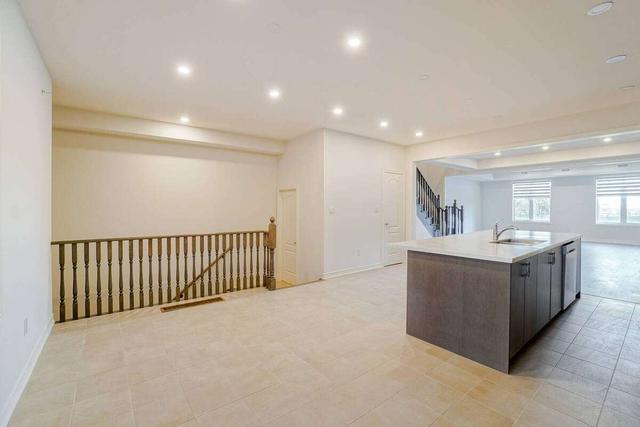 49 Burnhamthorpe Rd St E, House attached with 4 bedrooms, 5 bathrooms and 6 parking in Oakville ON | Image 4