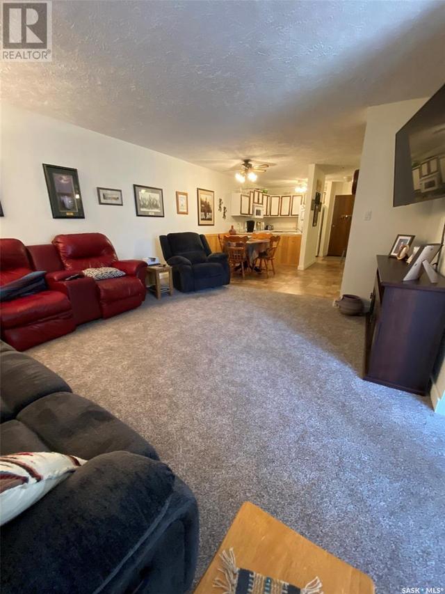 24 - 228 3rd Street, Condo with 2 bedrooms, 2 bathrooms and null parking in Weyburn SK | Image 9