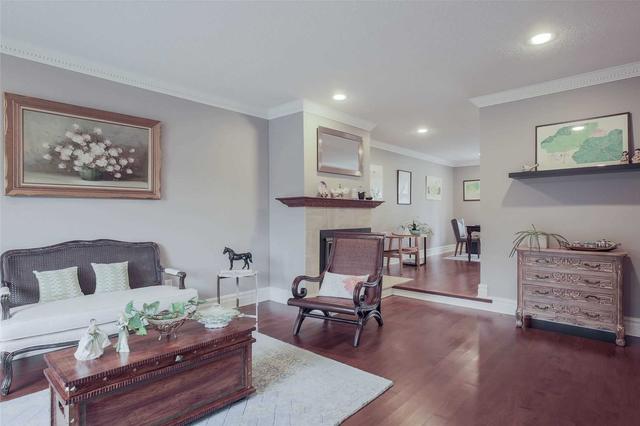 5 Kerrigan Cres, House detached with 4 bedrooms, 4 bathrooms and 6 parking in Markham ON | Image 2