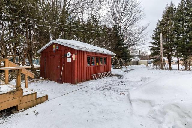 80 Fox St, House detached with 2 bedrooms, 1 bathrooms and 1 parking in Penetanguishene ON | Image 2