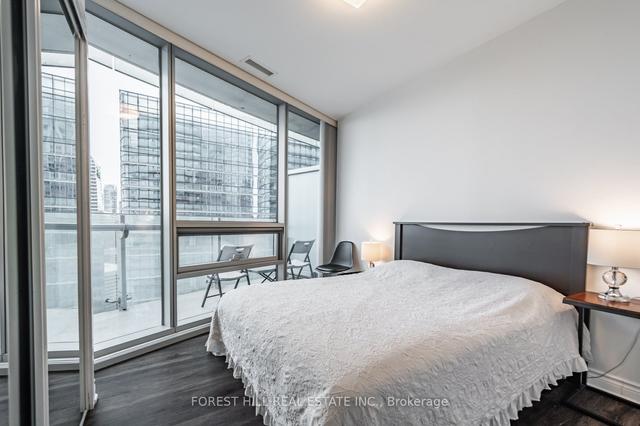 4107 - 12 York St, Condo with 2 bedrooms, 2 bathrooms and 1 parking in Toronto ON | Image 6