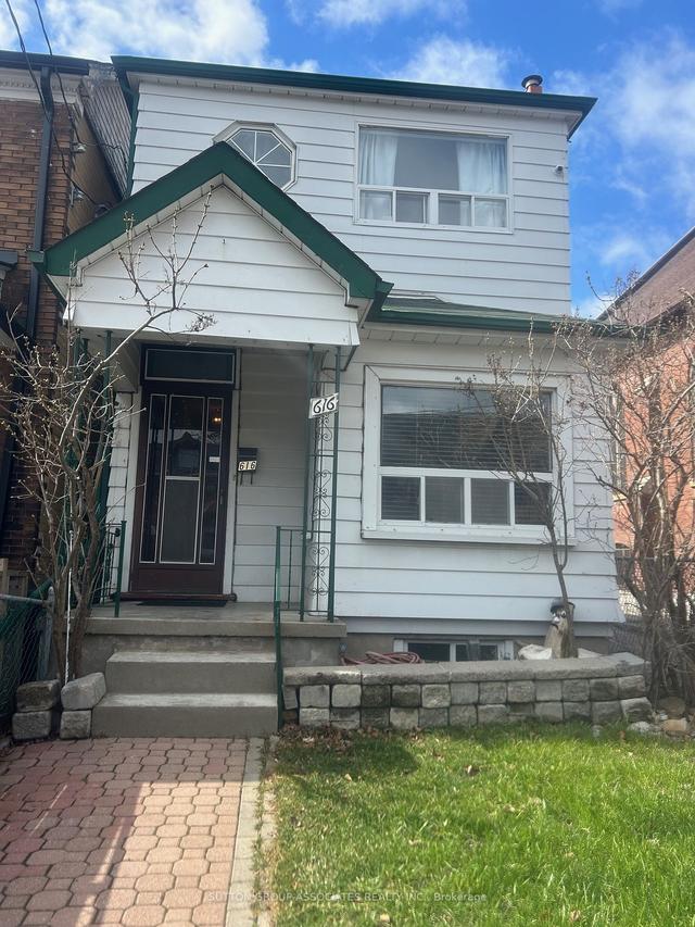 616 Delaware Ave N, House detached with 3 bedrooms, 2 bathrooms and 5 parking in Toronto ON | Image 1