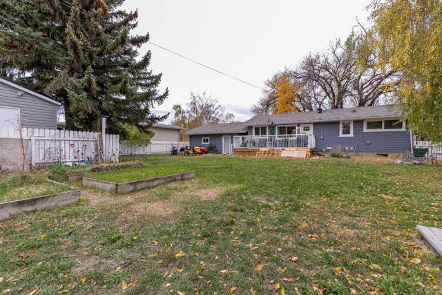 85 n 250 W, House detached with 5 bedrooms, 2 bathrooms and 4 parking in Raymond AB | Image 36