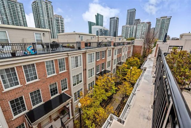 1003 - 5 Everson Dr, Townhouse with 2 bedrooms, 2 bathrooms and 1 parking in Toronto ON | Image 24